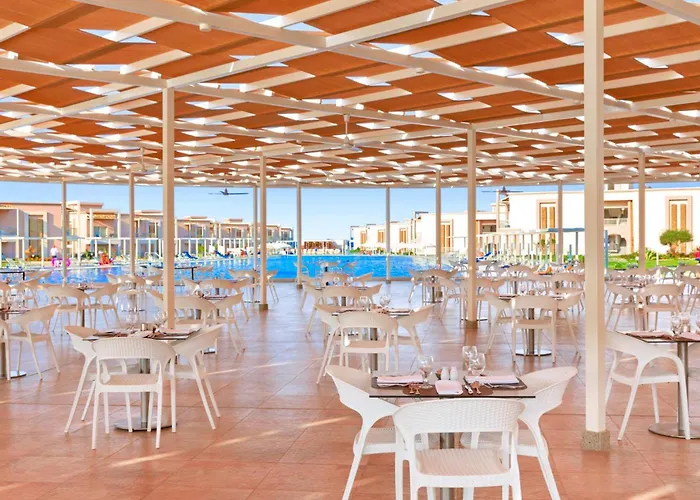 Pickalbatros Sea World - Marsa Alam- "aqua Park" Resort 5*