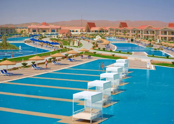 Pickalbatros Sea World - Marsa Alam- "aqua Park" Resort 5*